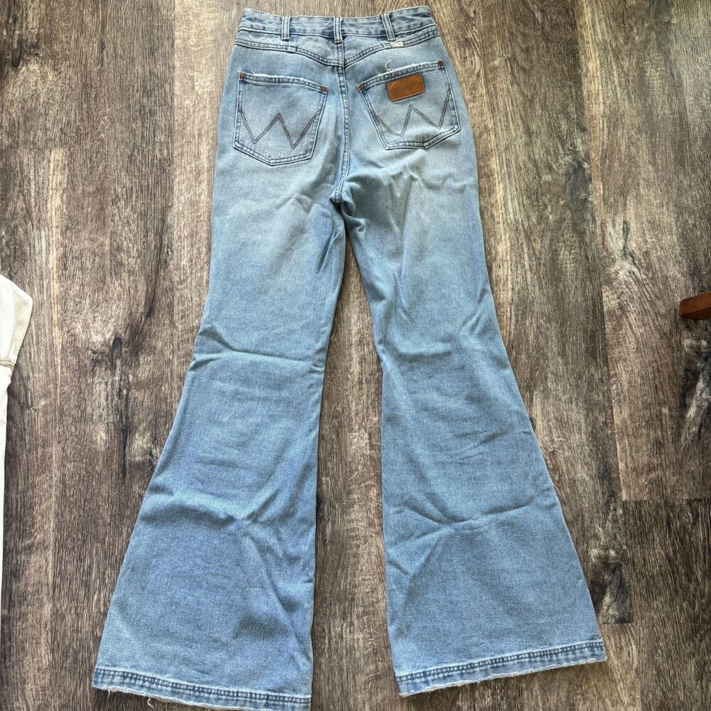 Wrangler x Billabong Womens Bell Bottom Jeans Blue Patchwork Denim- size 26 - Picture 4 of 10